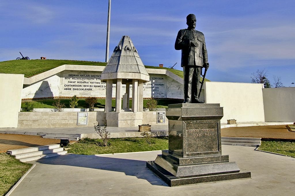 Edirne Tur Rehberi Şükrü Paşa Anıtı